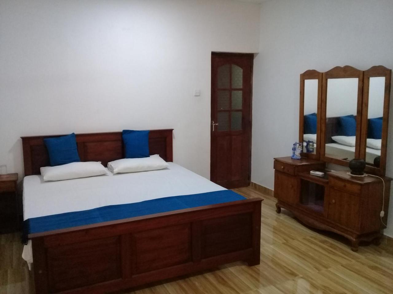 Kuma Beach Side Villa Wadduwa Kültér fotó