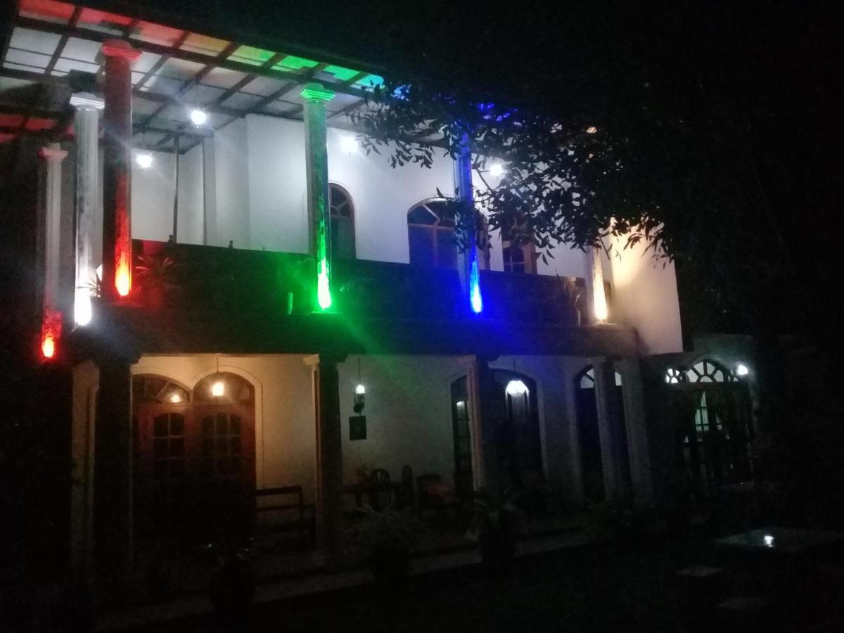 Kuma Beach Side Villa Wadduwa Kültér fotó